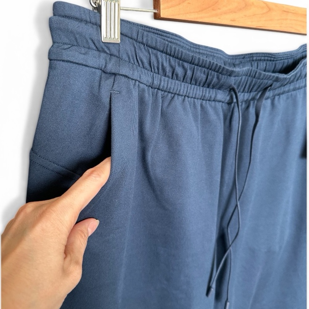 Lululemon Soft Jersey Classic-Fit Med-Rise 7/8 Jogger - Picture 5 of 7